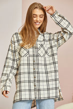 Load image into Gallery viewer, OVERSIZED PLAID JACKET