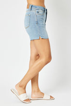Load image into Gallery viewer, JUDY BLUE MID RISE CUT OFF SHORTS