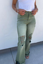 Load image into Gallery viewer, BLAKELY DISTRESSED COLORED JEANS