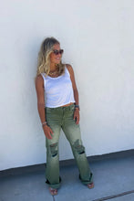 Load image into Gallery viewer, BLAKELY DISTRESSED COLORED JEANS